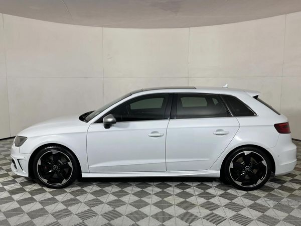 2014-Audi-S3-Sportback-quattro-Auto image:17