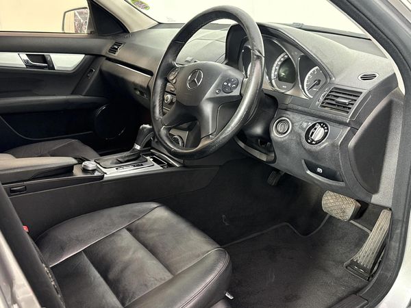 2010-Mercedes-Benz-C-Class-C-200K-Classic-Auto image:9