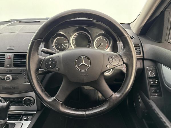 2010-Mercedes-Benz-C-Class-C-200K-Classic-Auto image:11