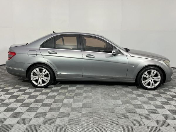 2010-Mercedes-Benz-C-Class-C-200K-Classic-Auto image:16