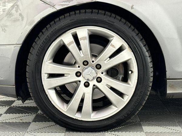 2010-Mercedes-Benz-C-Class-C-200K-Classic-Auto image:4