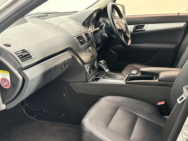 2010-Mercedes-Benz-C-Class-C-200K-Classic-Auto image:8