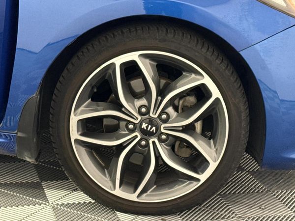 2016-Kia-Cerato-Koup-16T-GDi image:4