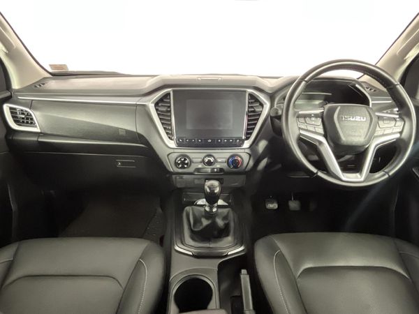 2022-Isuzu-D-Max-19-DDI-HR-LS-Double-Cab image:1