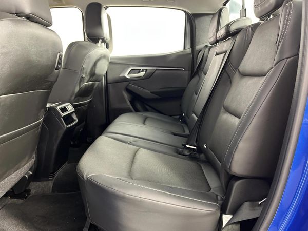 2022-Isuzu-D-Max-19-DDI-HR-LS-Double-Cab image:3