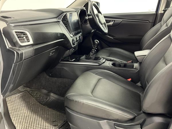 2022-Isuzu-D-Max-19-DDI-HR-LS-Double-Cab image:5