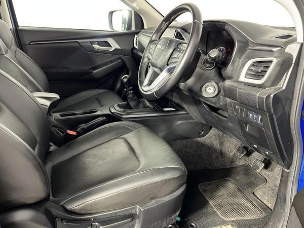 2022-Isuzu-D-Max-19-DDI-HR-LS-Double-Cab image:6