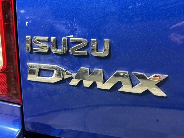 2022-Isuzu-D-Max-19-DDI-HR-LS-Double-Cab image:8