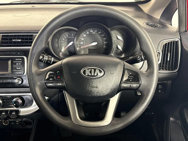 2016-Kia-Rio-12-Sedan image:11