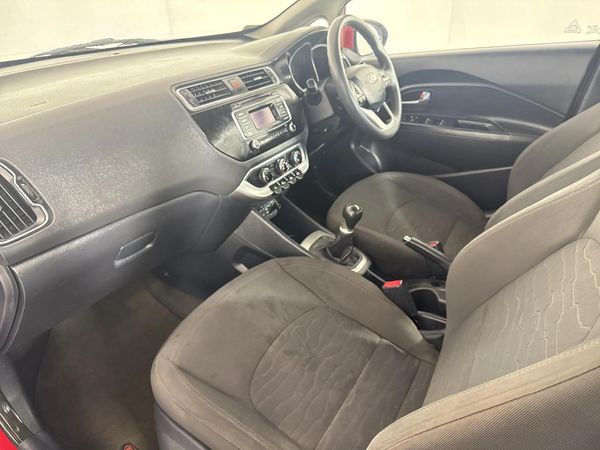2016-Kia-Rio-12-Sedan image:8