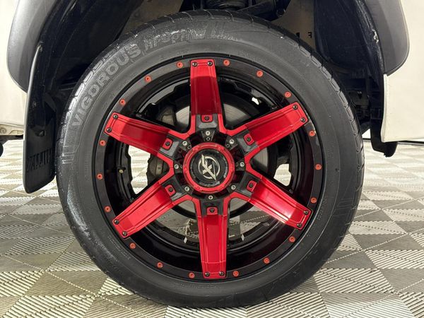 2016-Toyota-Hilux-28-GD-6-Raised-Body-Raider-Double-Cab image:5