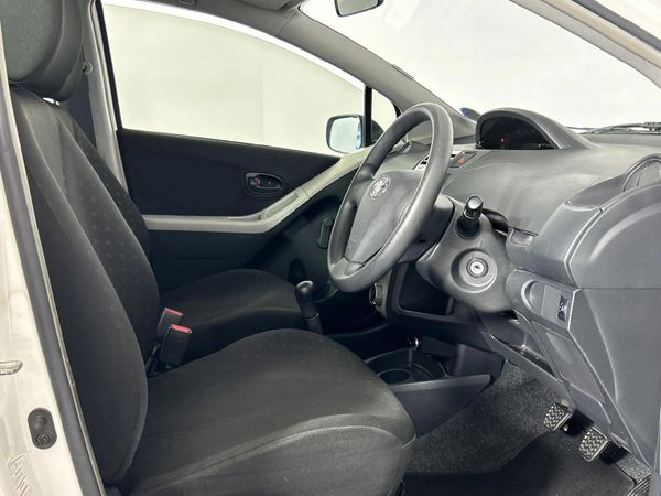 2007-Toyota-Yaris-T1-5-dr image:9