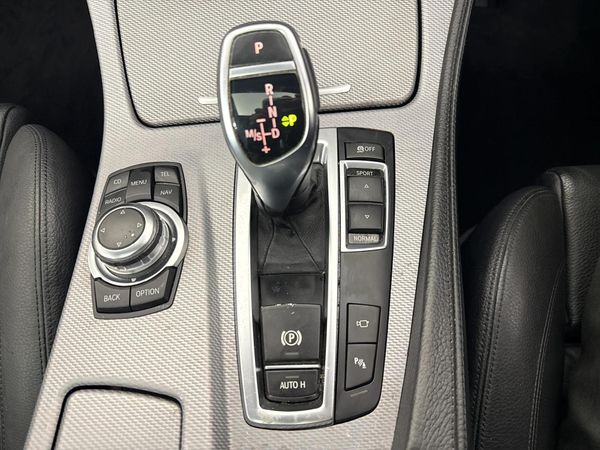 2011-BMW-5-Series-535i-Individual-Auto image:10
