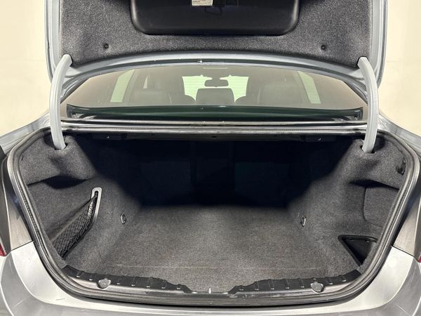 2011-BMW-5-Series-535i-Individual-Auto image:16