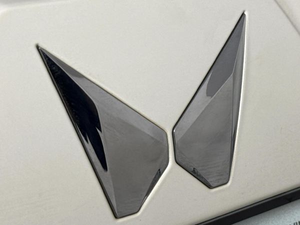 2023-Mahindra-XUV-300-15D-W8 image:10