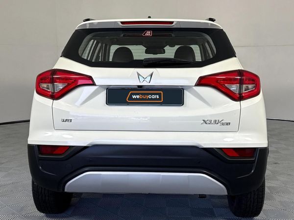 2023-Mahindra-XUV-300-15D-W8 image:18