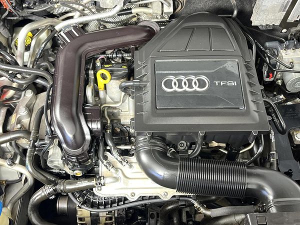 2015-Audi-A1-10-TFSI-3-dr-S-Auto-25-TFSI image:11
