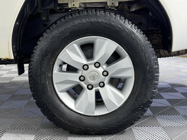 2018-Toyota-Hilux-24-GD-6-SRX-4x4-Single-Cab image:4