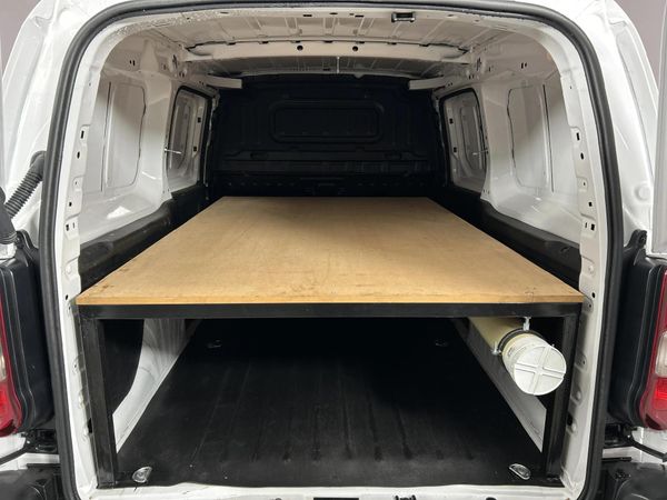 2025-Opel-Combo-Cargo-16TD-LWB-Panel-Van image:9