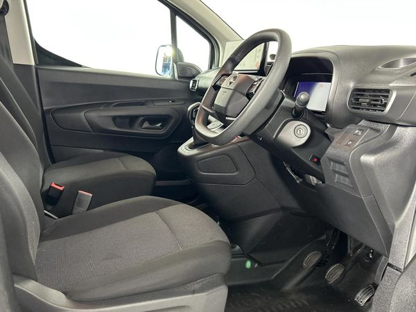 2025-Opel-Combo-Cargo-16TD-LWB-Panel-Van image:7