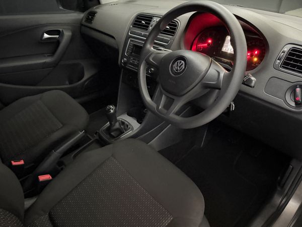 2019-Volkswagen-Polo-Vivo-14-Trendline-5-dr image:9