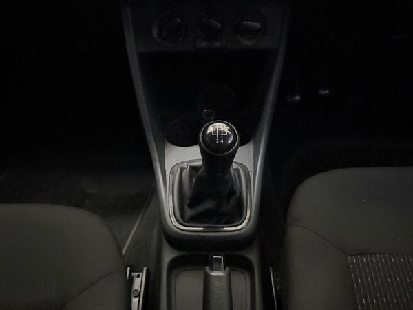 2019-Volkswagen-Polo-Vivo-14-Trendline-5-dr image:16