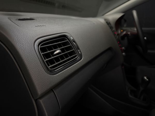 2019-Volkswagen-Polo-Vivo-14-Trendline-5-dr image:18