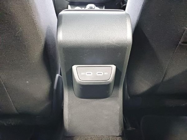 2022-Volkswagen-Polo-10-TSI-Life image:21