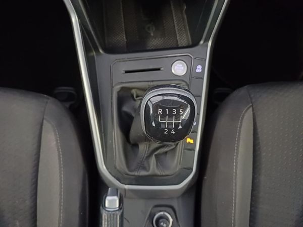 2022-Volkswagen-Polo-10-TSI-Life image:22