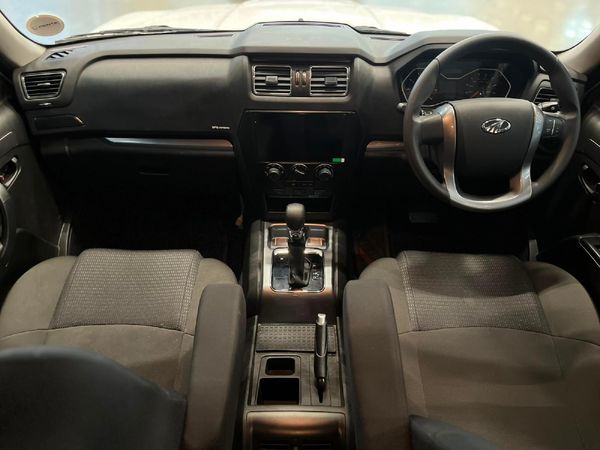 2025-Mahindra-Pik-Up-22-mHawk-S6-Karoo-Auto-Double-Cab image:9