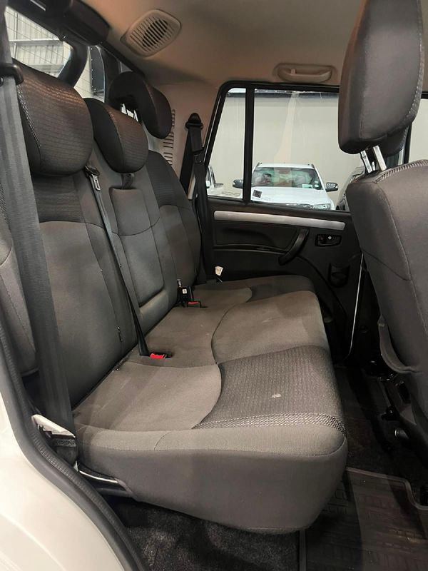 2025-Mahindra-Pik-Up-22-mHawk-S6-Karoo-Auto-Double-Cab image:11