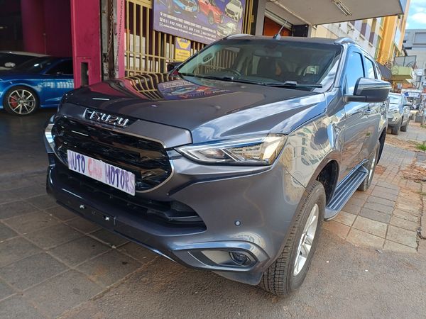 2023-Isuzu-Mu-x-30D-4x4-Auto image:1