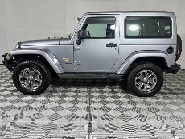 2013-Jeep-Wrangler-36-V6-Sahara-2-dr-Auto image:16