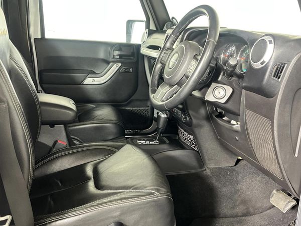 2013-Jeep-Wrangler-36-V6-Sahara-2-dr-Auto image:7