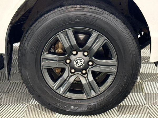 2020-Toyota-Hilux-24-GD-6-Raised-Body-Raider-Extended-Cab image:3