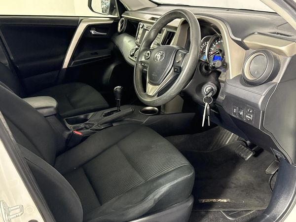 2015-Toyota-RAV4-20-GX-Auto image:9