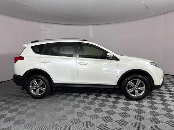 2015-Toyota-RAV4-20-GX-Auto image:17