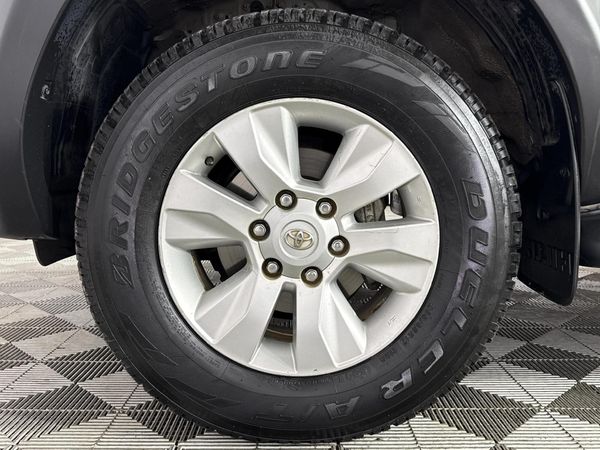 2025-Toyota-Hilux-24-GD-6-Raised-Body-Raider-Auto-Double-Cab image:4