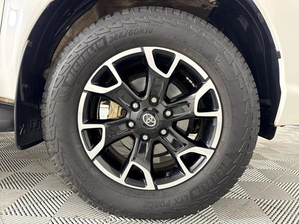 2019-Toyota-Hilux-28-GD-6-Raised-Body-Raider-Auto-Extended-Cab image:3