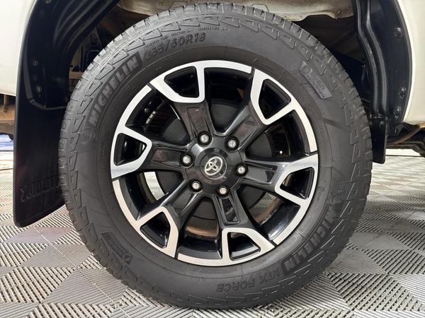 2019-Toyota-Hilux-28-GD-6-Raised-Body-Raider-Auto-Extended-Cab image:5