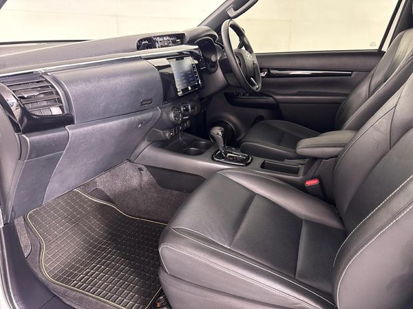 2019-Toyota-Hilux-28-GD-6-Raised-Body-Raider-Auto-Extended-Cab image:6