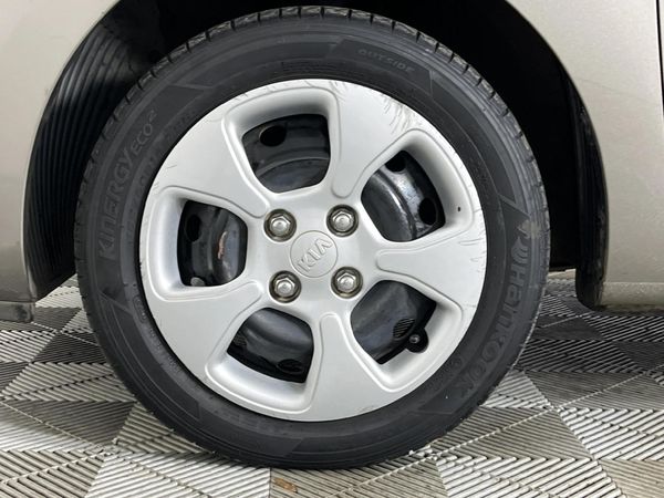 2016-Kia-Picanto-10 image:4