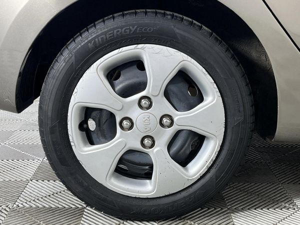 2016-Kia-Picanto-10 image:7