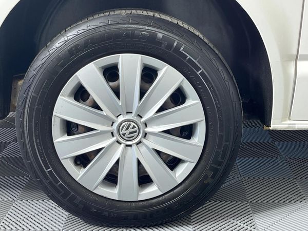 2019-Volkswagen-Kombi-20-TDI-Auto-103kW-Trendline image:4