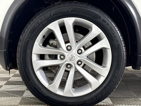 2013-Nissan-Juke-16-Dig-T-Tekna image:4