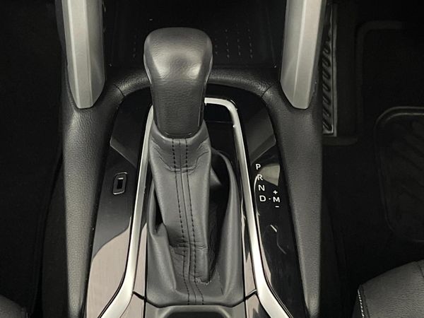 2025-Toyota-Corolla-Cross-18-XS image:10