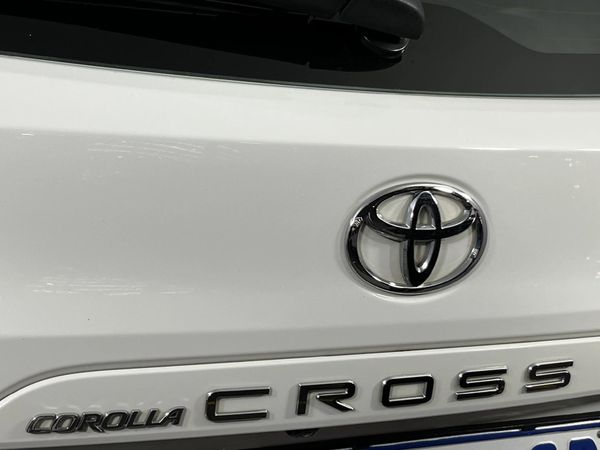 2025-Toyota-Corolla-Cross-18-XS image:11
