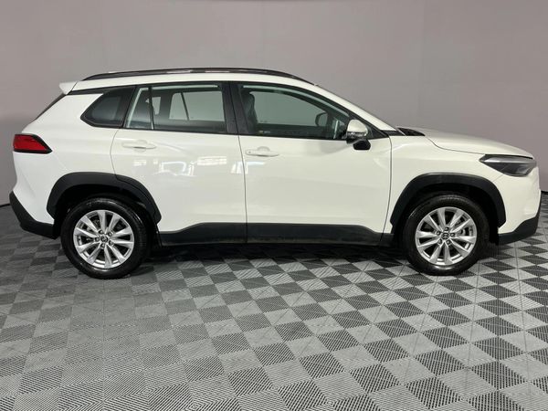 2025-Toyota-Corolla-Cross-18-XS image:17