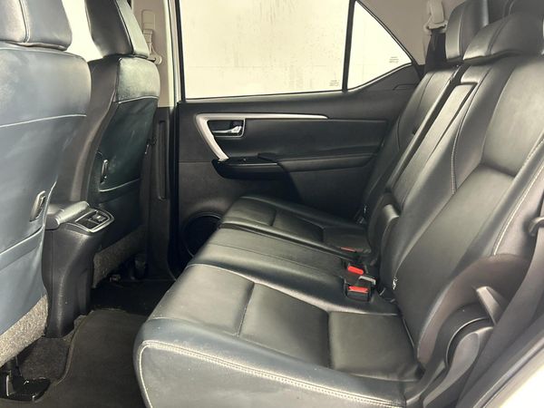 2021-Toyota-Fortuner-24-GD-6-Raised-Body-Auto image:3