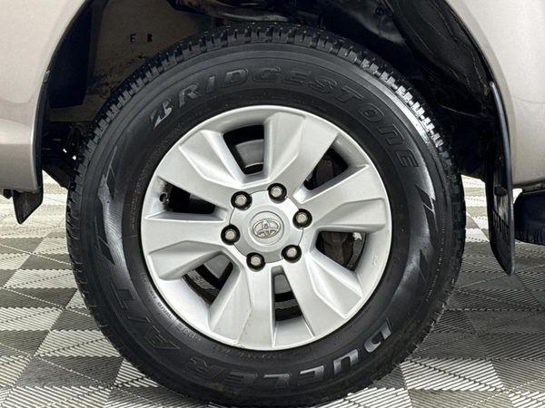 2017-Toyota-Hilux-28-GD-6-Raised-Body-Raider-Double-Cab-Auto image:3